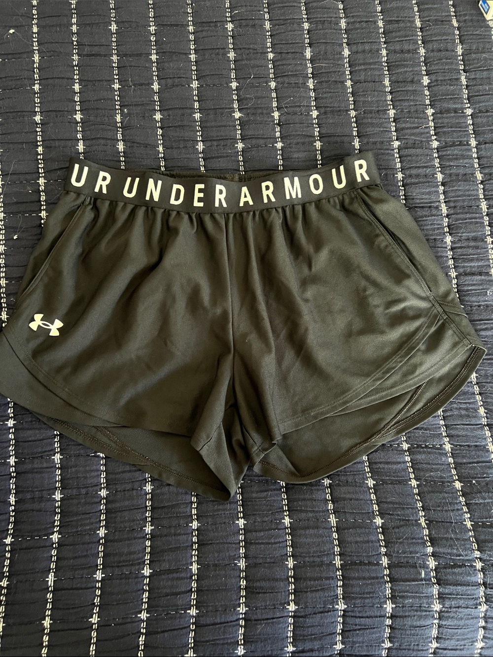 Under Armour Black Women’s Logo Elastic Waist Athletic Shorts